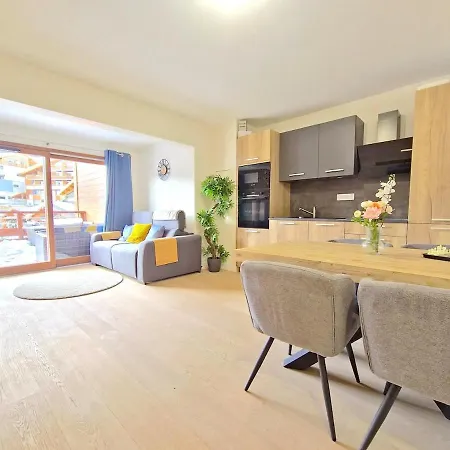 New - Spacious - Private Garage *